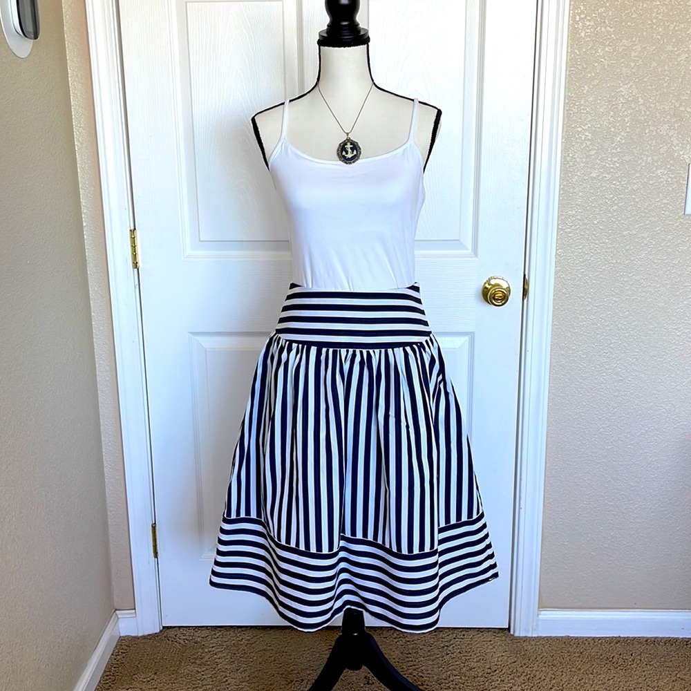 Maeve Navy Blue and White Striped Full Skirt. Size Medium.